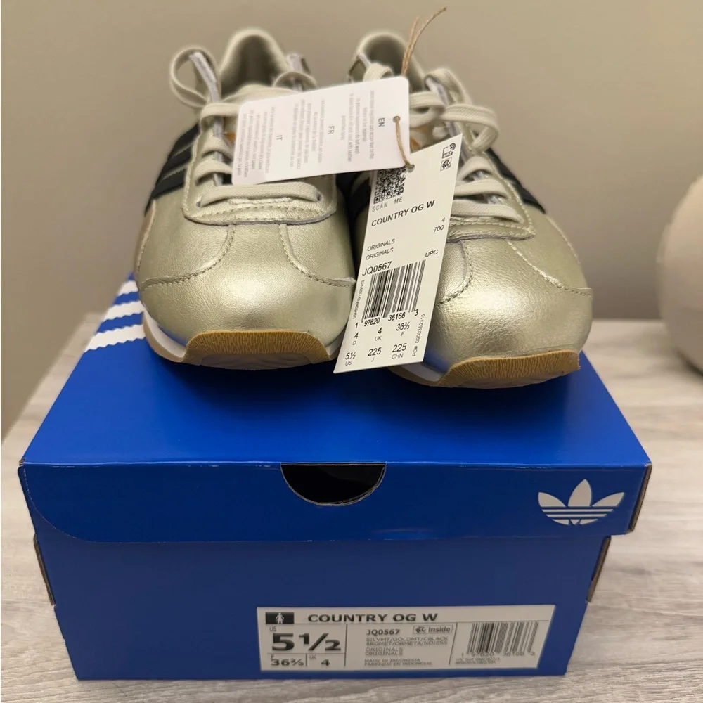 Adidas Country OG Women's Silver and Gold Sneakers - Picture 3 of 6
